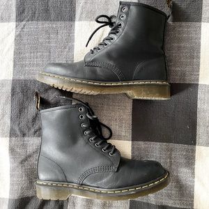 Dr. Martens 1460 combat boots EUC